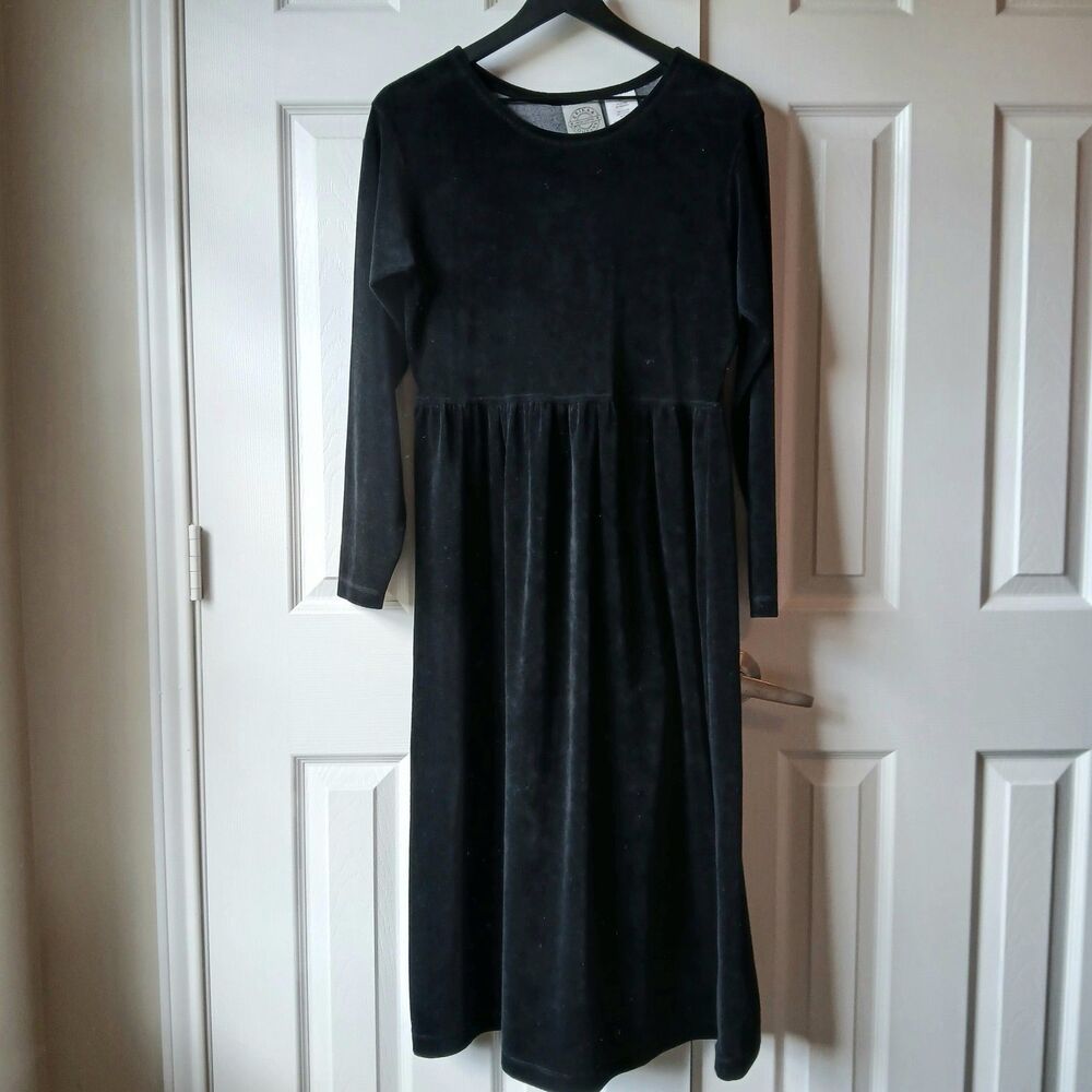 Vintage Y2K Black Velvet/Velour/ Long Dress Size PL Long Sleeves Goth Boho